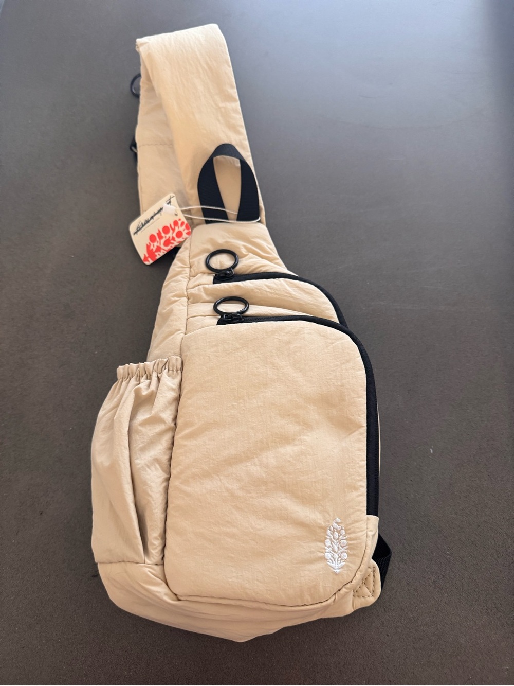 Free People Renegade Women's  Adjustable Strap Crossbody Sling Bag Ivory NWT - Picture 2 of 7